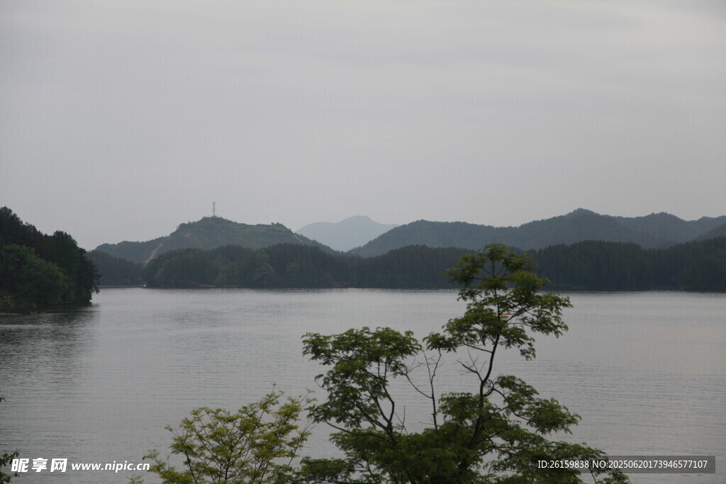 紅寺湖