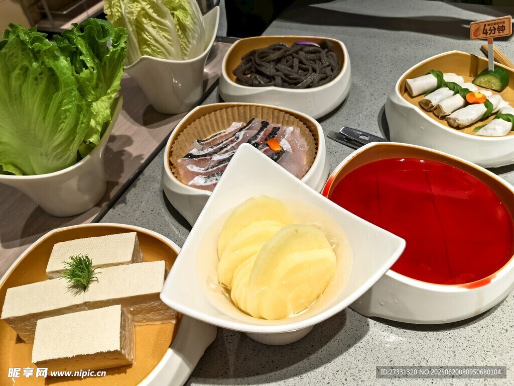 豐富火鍋食材展示