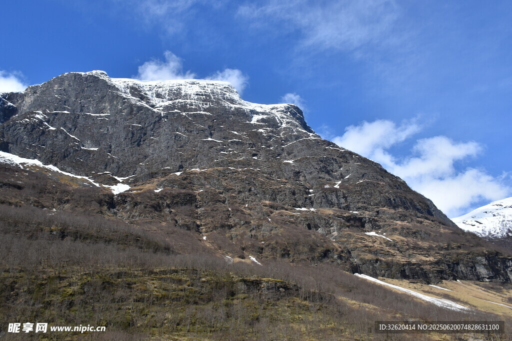巍峨雪山壯麗風光
