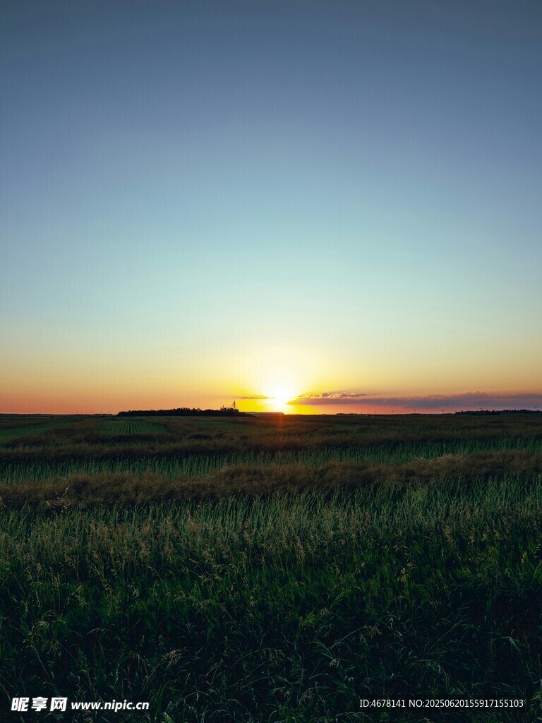草原日落美景