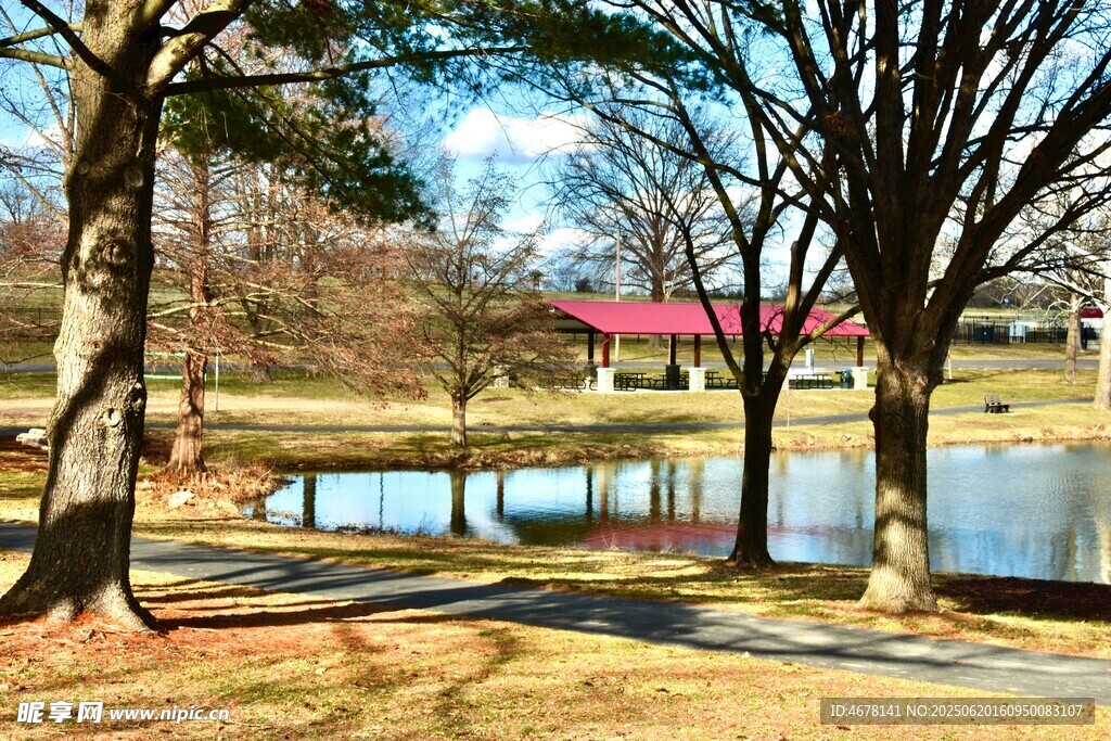春日公園湖畔風景
