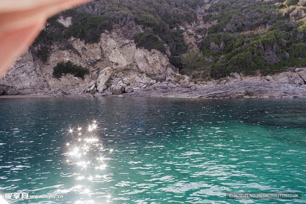 碧海青山間的迷人景致
