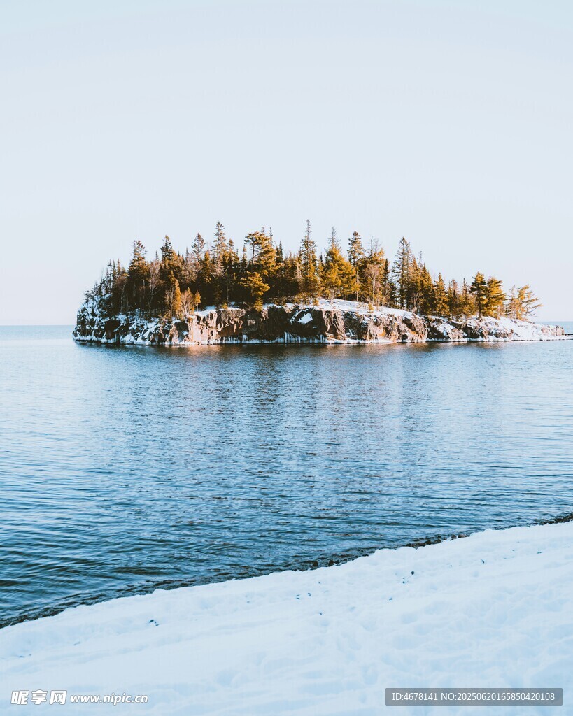 冬日湖心島雪景