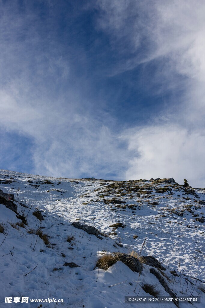 雪山藍(lán)天美景