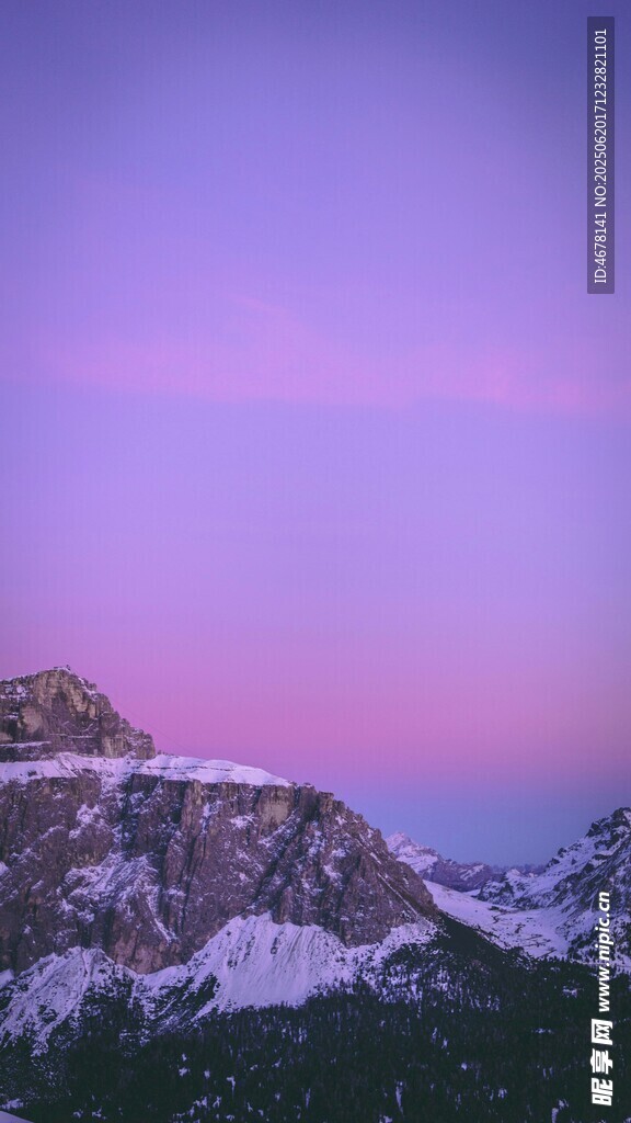 雪山暮色美景