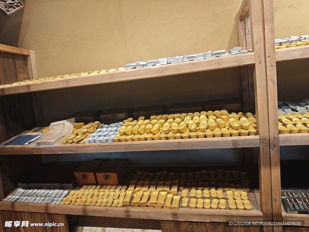 貨架上的多樣烘焙食品