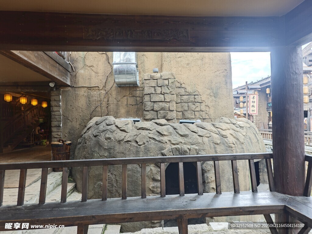 古樸石砌建筑景觀