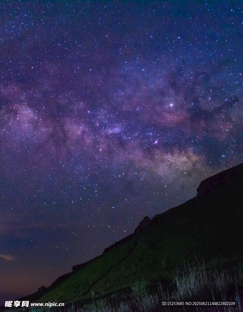 夜空下的璀璨星河