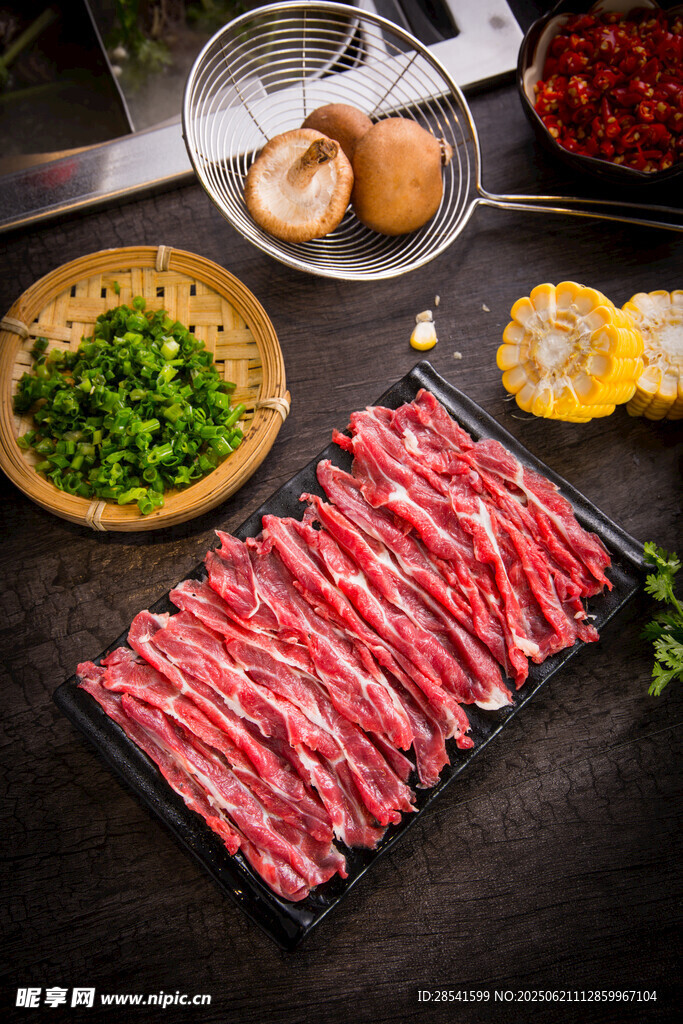 新鮮牛肉片及火鍋配菜