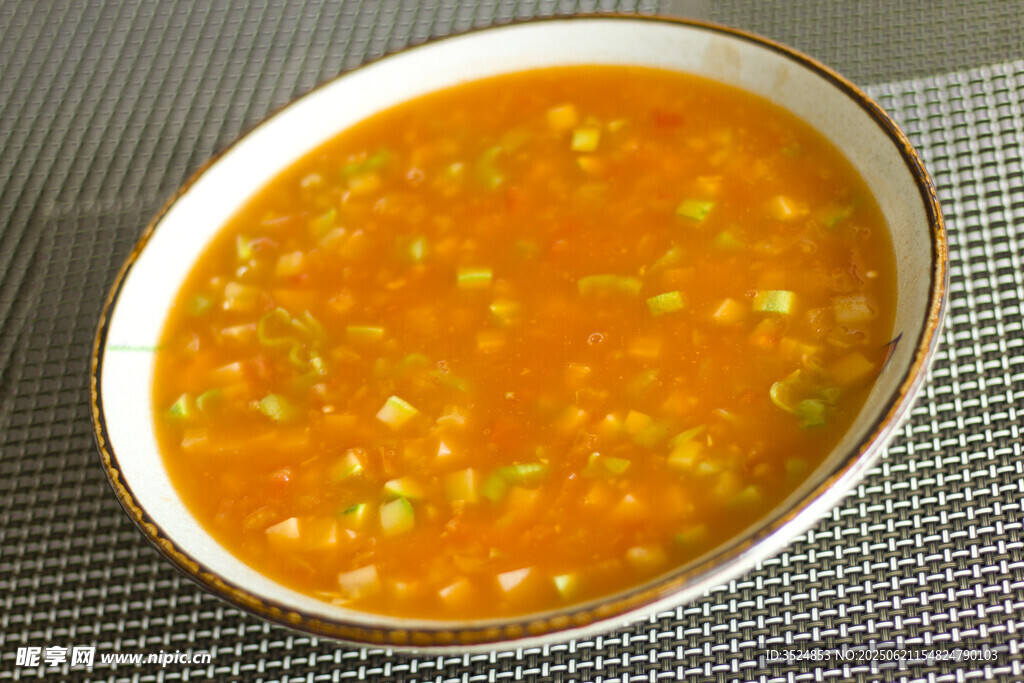 小瓜番茄洋芋湯