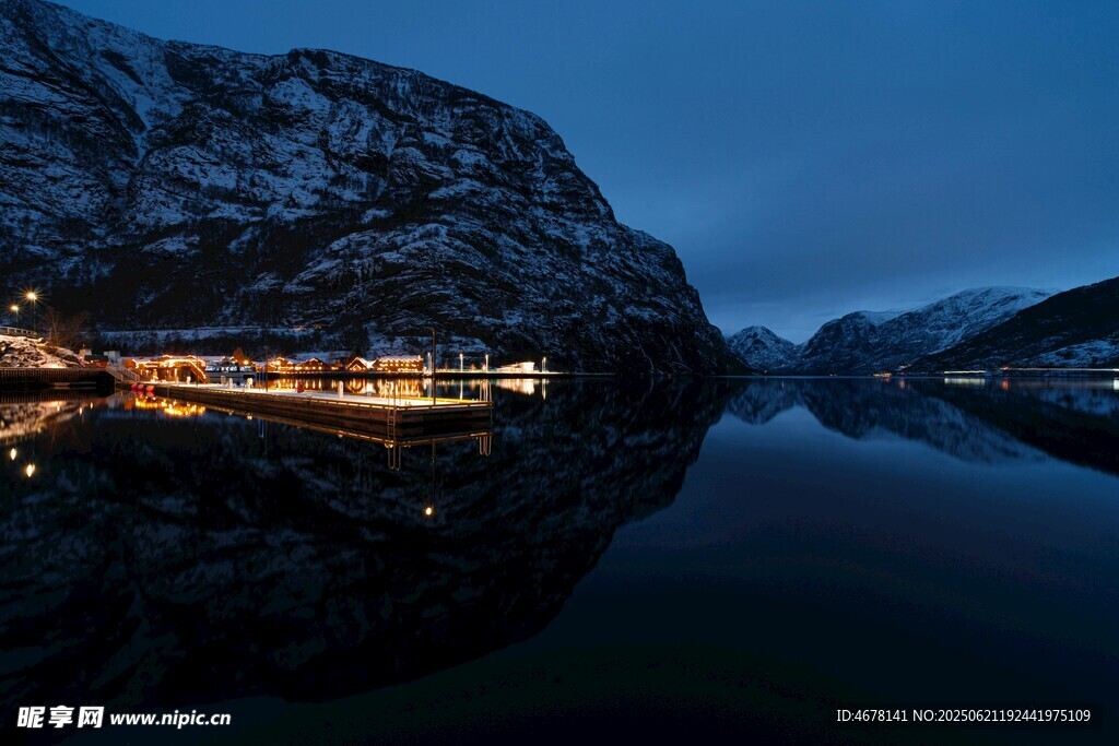 靜謐峽灣夜景