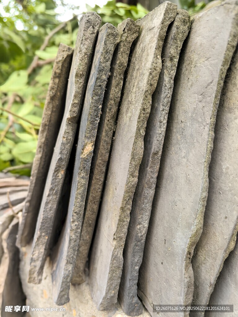 紋理獨(dú)特的層疊巖石