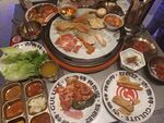 豐盛韓式烤肉美食拼盤(pán)