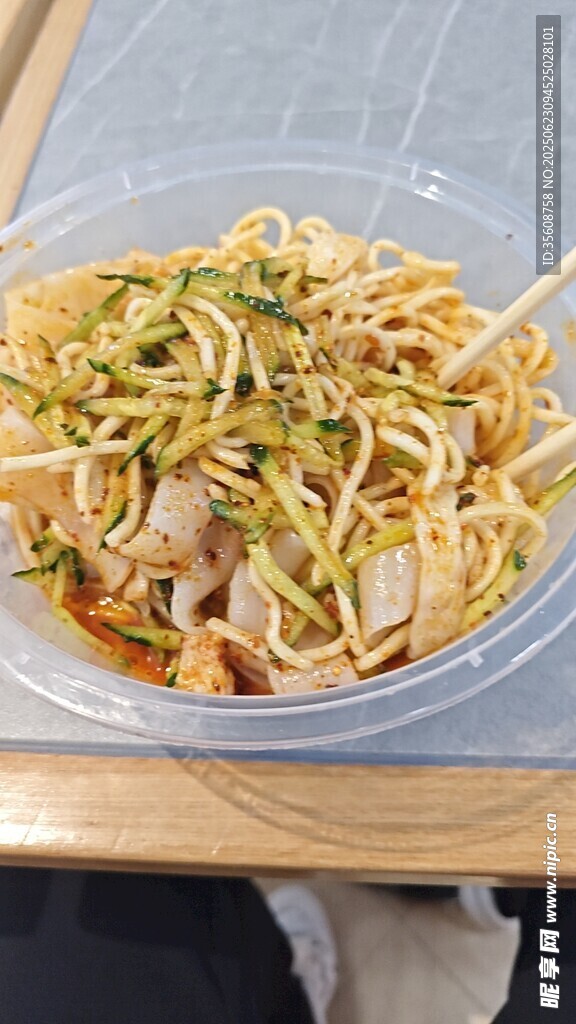 美味涼拌面清爽好滋味