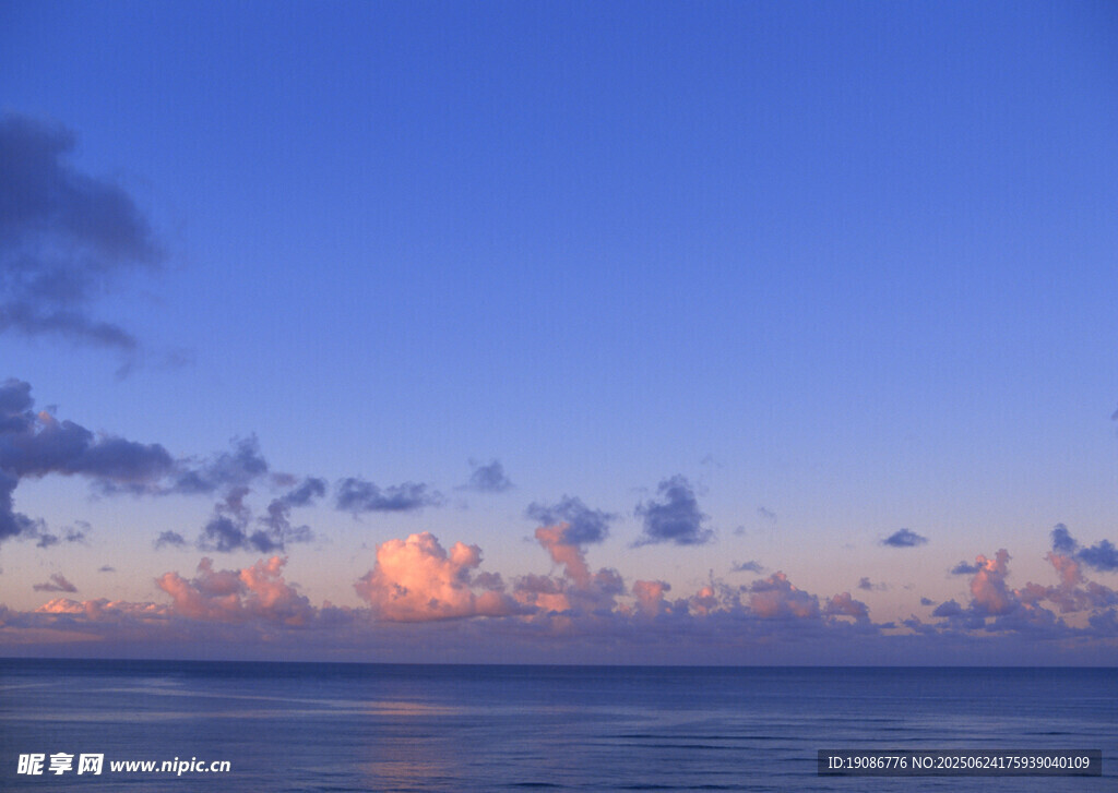 海邊日落美景