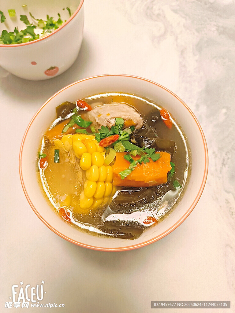 海帶玉米胡蘿卜排骨湯