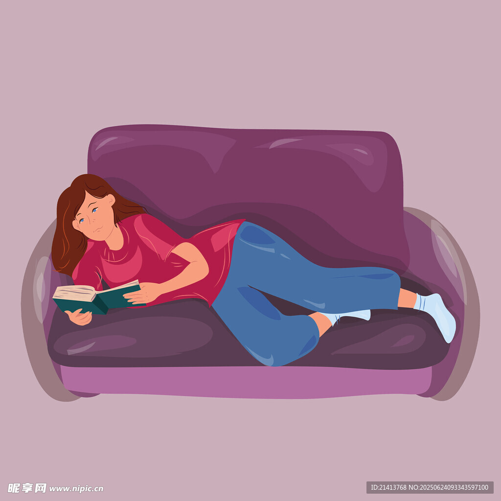 女孩愜意躺沙發看書