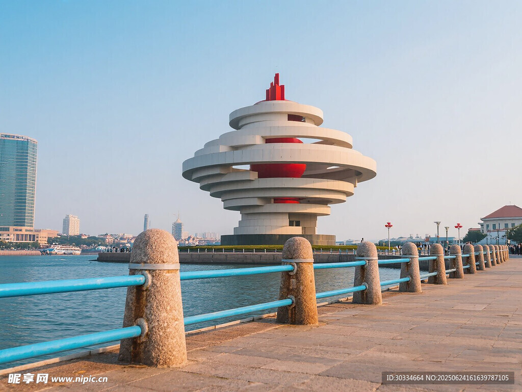 青島海邊獨特造型建筑景觀