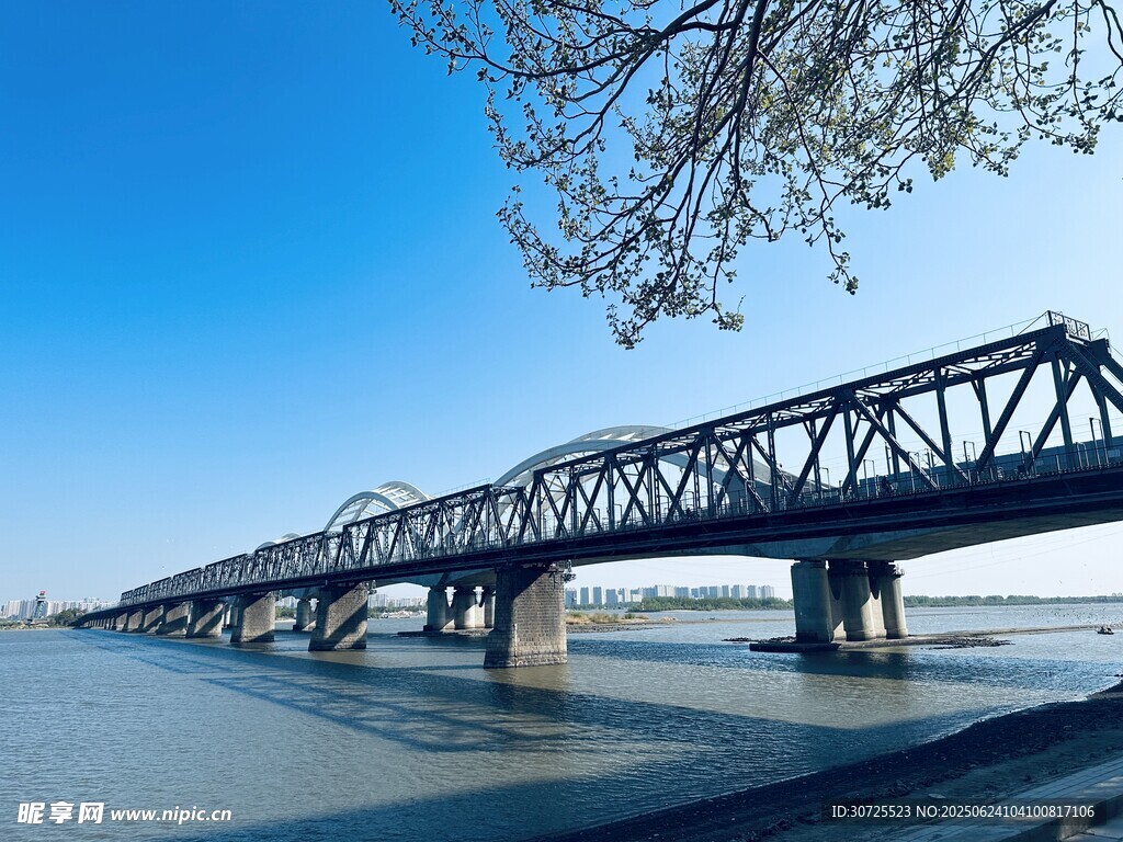 鴨綠江斷橋