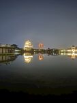 湖畔夜景 古建筑倒映水中