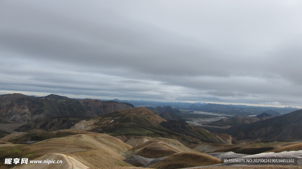 山間公路風景