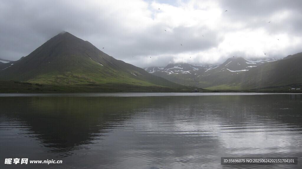 寧靜山水湖景