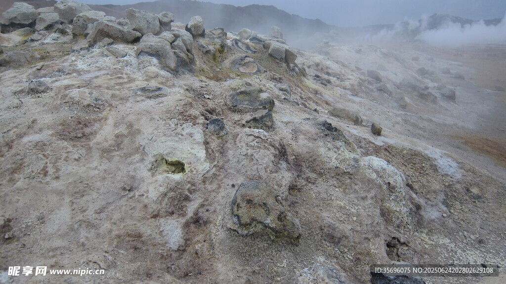 荒涼山地景觀