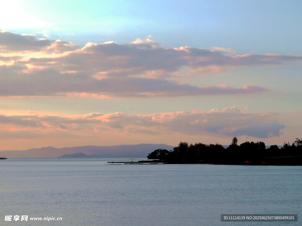 海邊日落美景