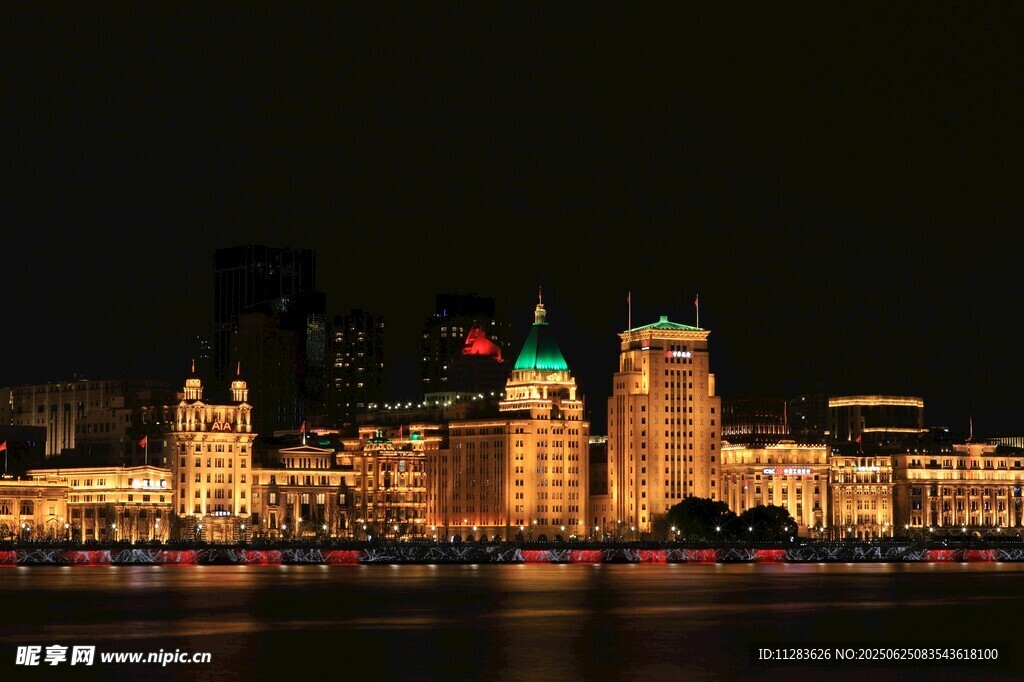上海外灘璀璨夜景