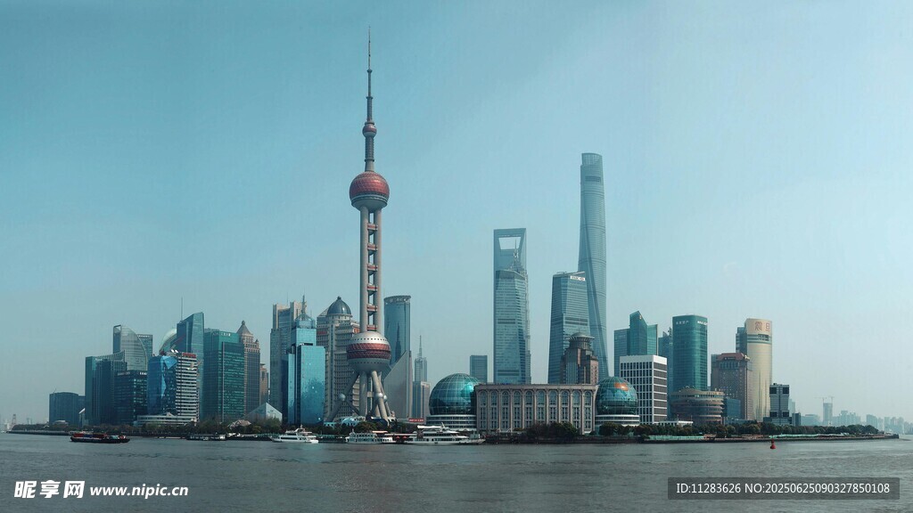 上海外灘現代都市天際線