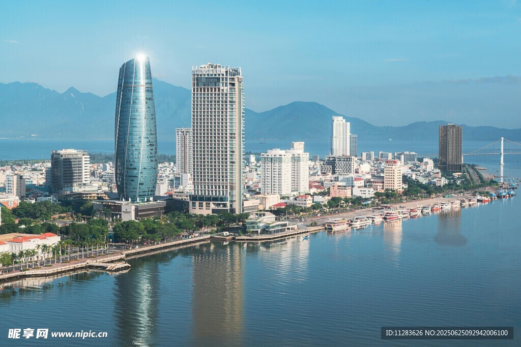 海濱城市天際線美麗風光