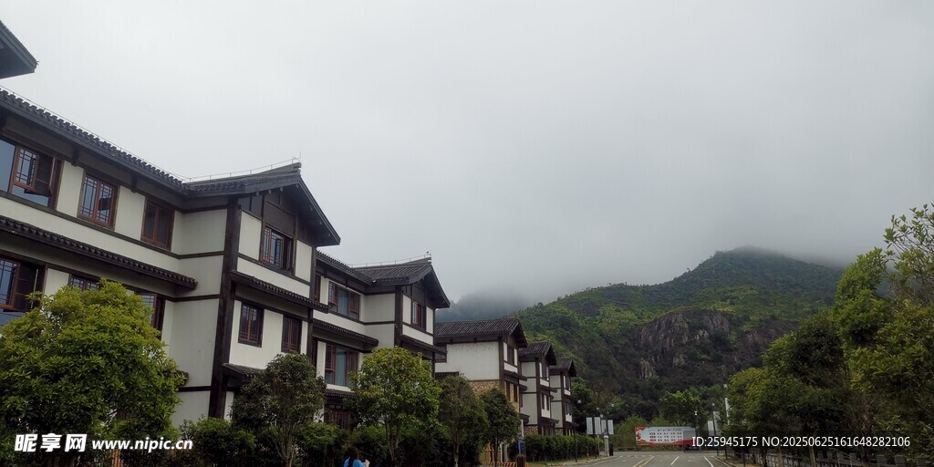 中式風(fēng)格山間聯(lián)排住宅