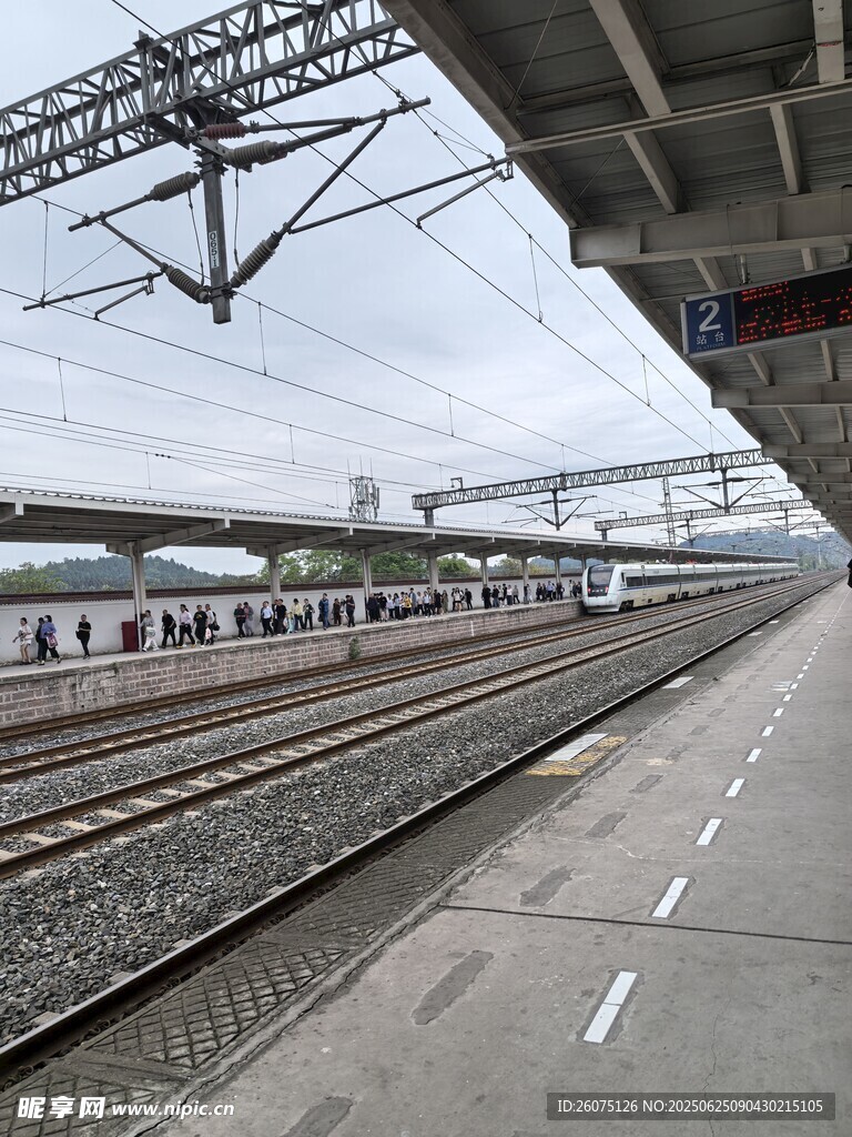 火車站臺鐵軌場景