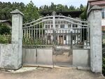 庭院大門與背后建筑景觀