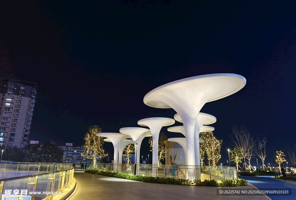 城市陽臺夜景