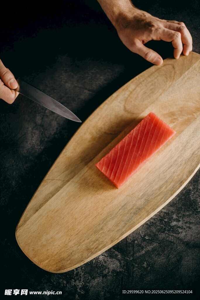 手切新鮮三文魚