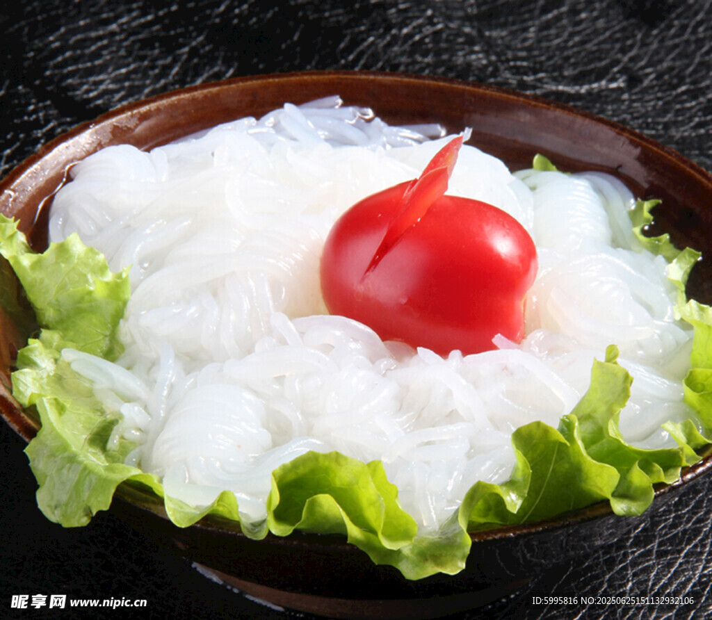 櫻桃點綴的清爽冰爽米糕 魔芋