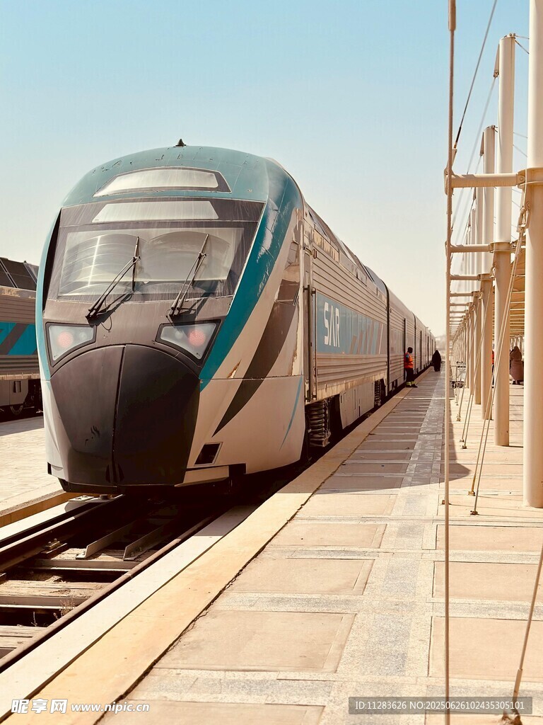 現代高速列車停靠站臺