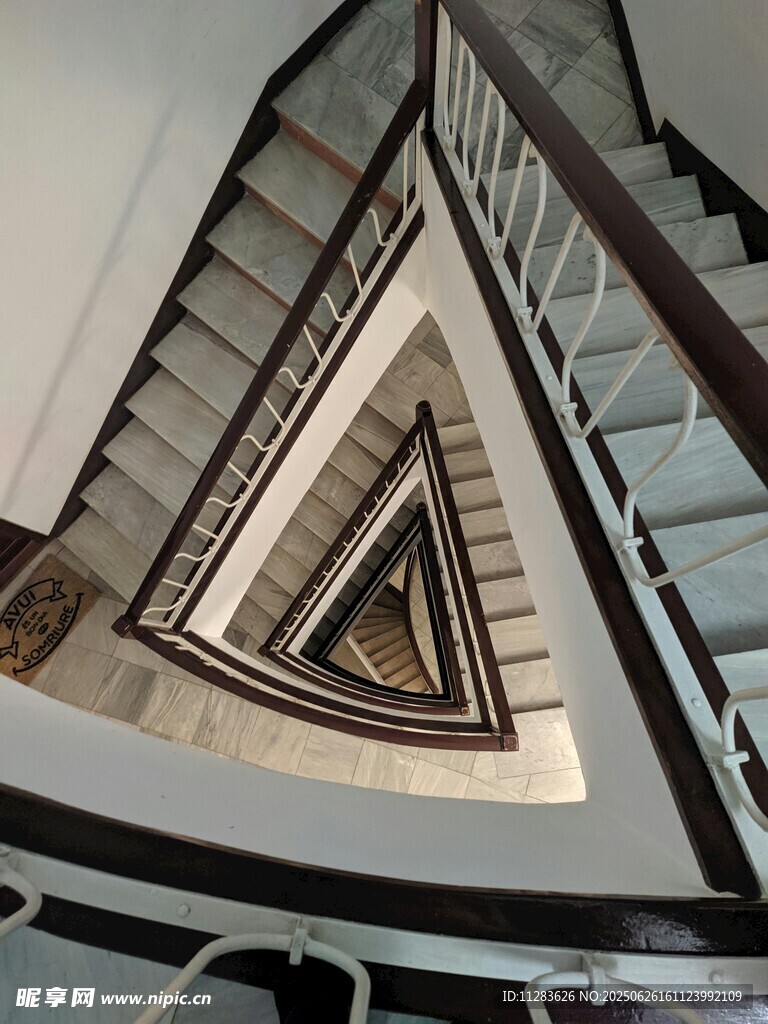 獨特螺旋樓梯建筑景觀