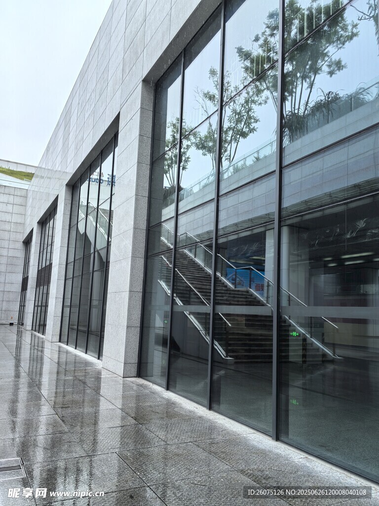 現代玻璃建筑外觀