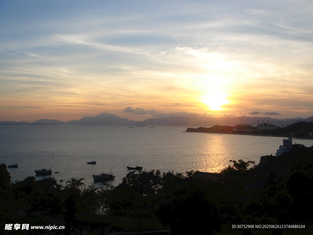 海邊日落美景