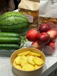 多樣新鮮果蔬擺放在一起