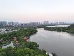 航拍俯瞰順德順峰山公園