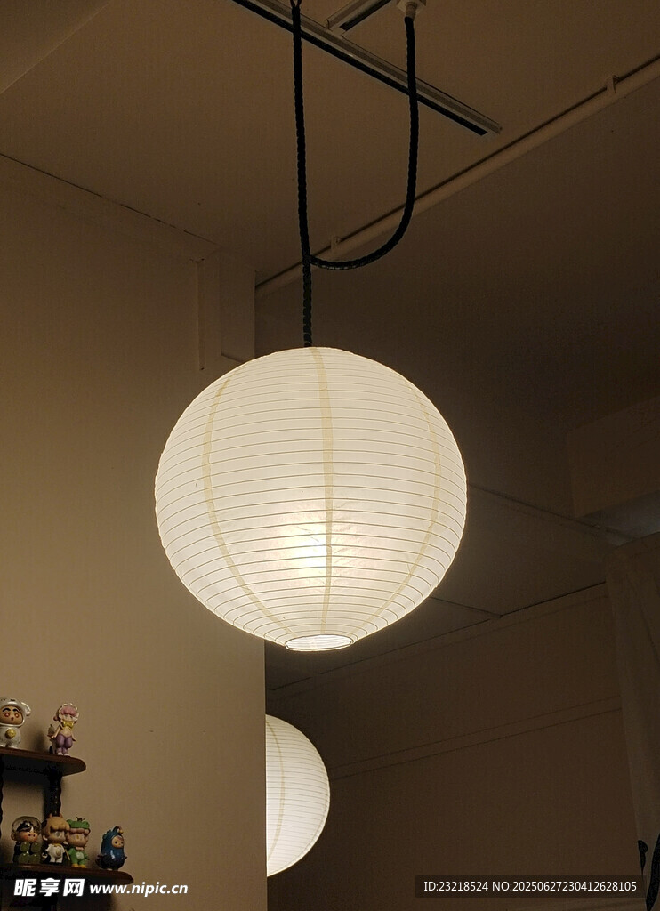 吊燈