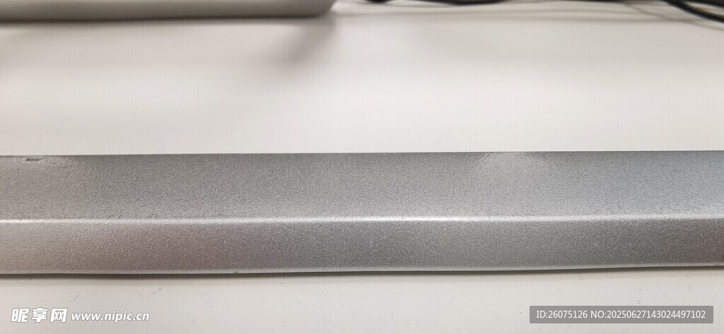 金屬長條物件特寫