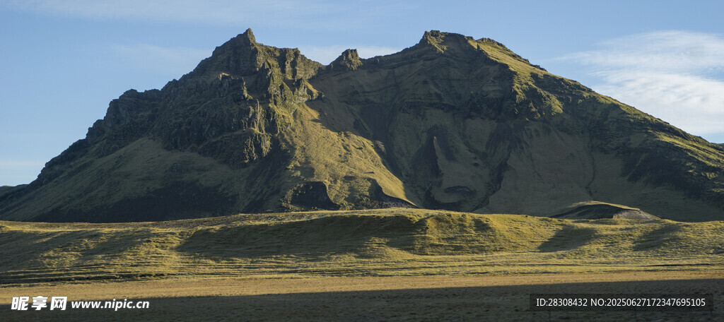 壯麗山峰景觀