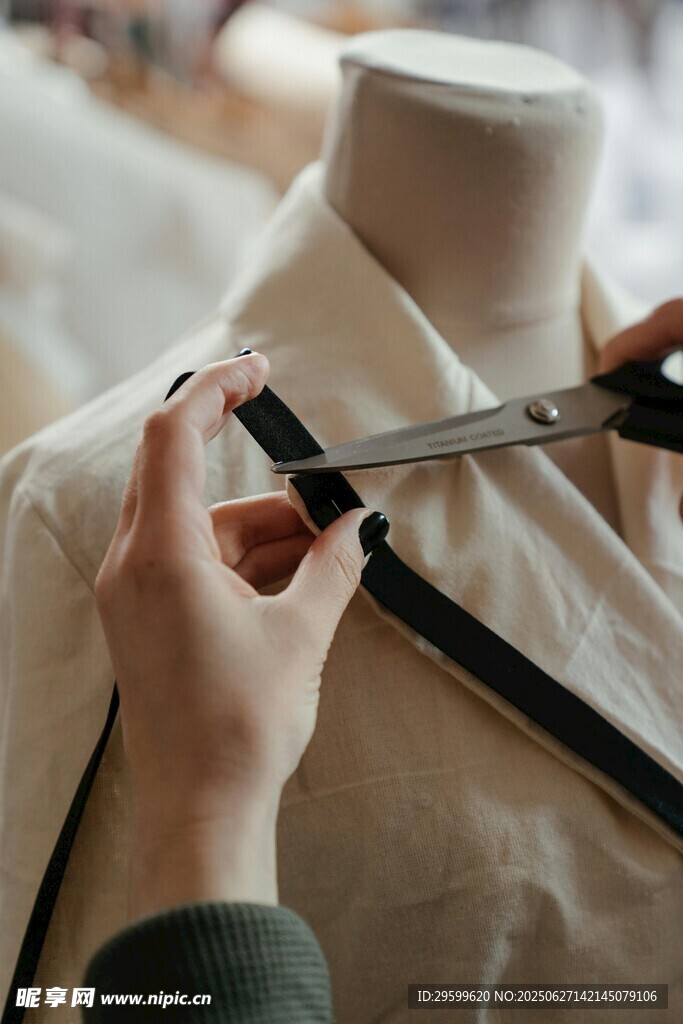 裁縫手工裁剪服裝布料