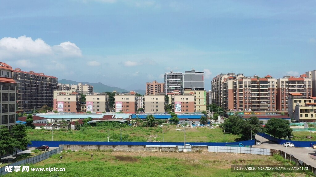城市住宅區(qū)與綠地景觀