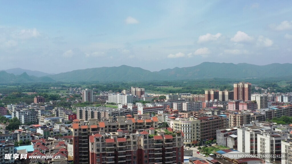 城市風(fēng)光與遠(yuǎn)山景致