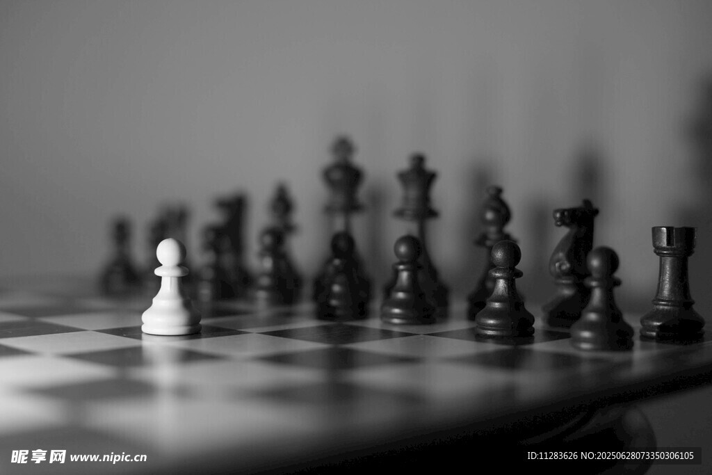 孤獨白棋于棋陣中